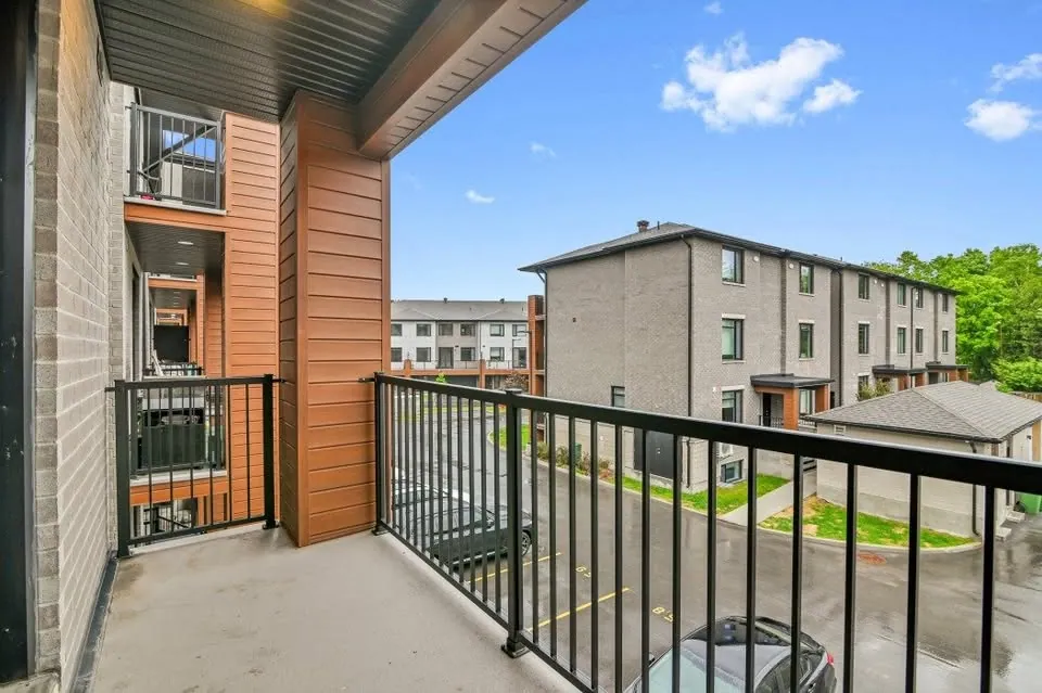 2-Bedroom Lower Townhouse Suite in Stittsville, property photo 4 of 24