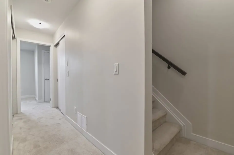 2-Bedroom Lower Townhouse Suite in Stittsville, property photo 5 of 24