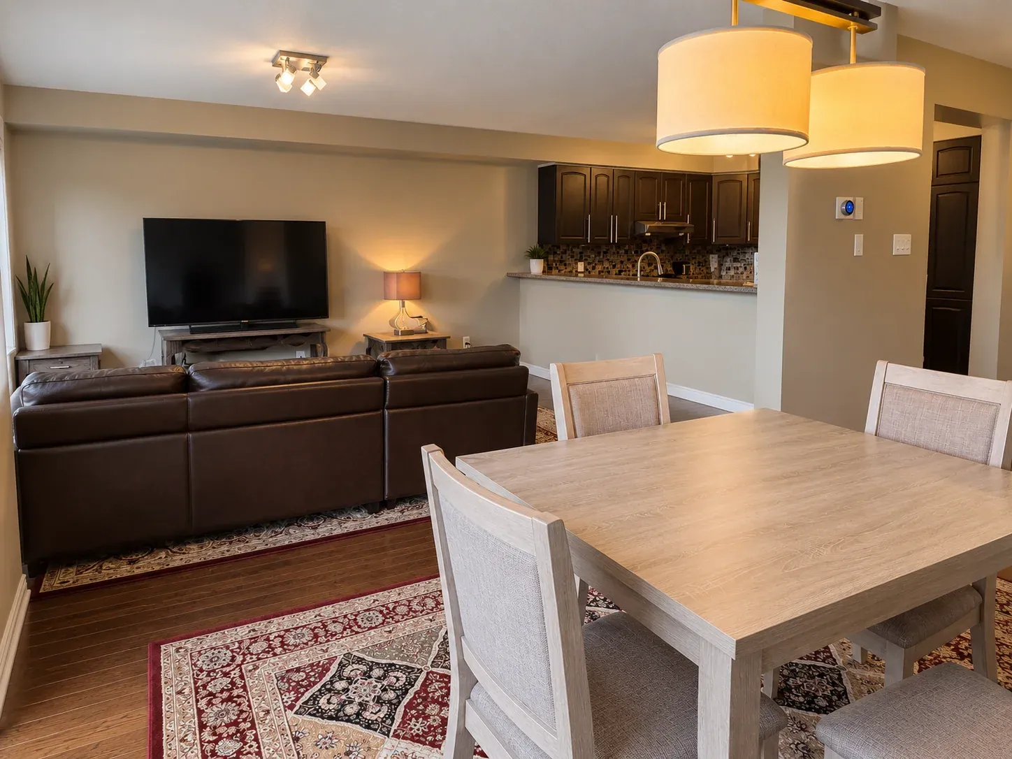 2-Bedroom Townhome in Nepean, property photo 5 of 20