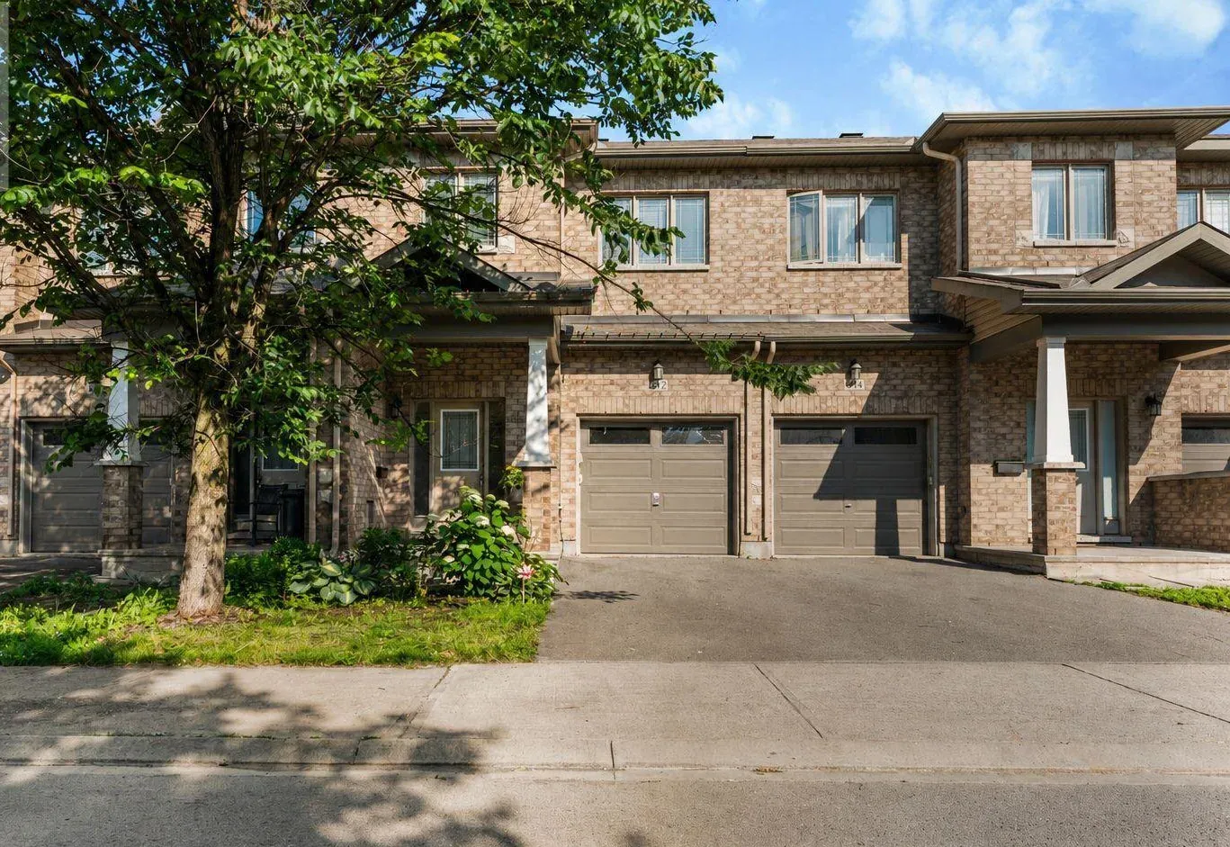 Townhouse rental at 612 Via Campanale Avenue, Ottawa, Ontario K2J 4A2 in Barrhaven
