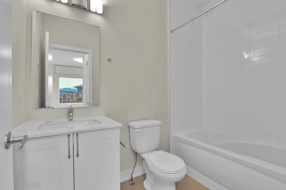 3-Bedroom Townhouse with Double Garage in Stittsville, property photo 3 of 26