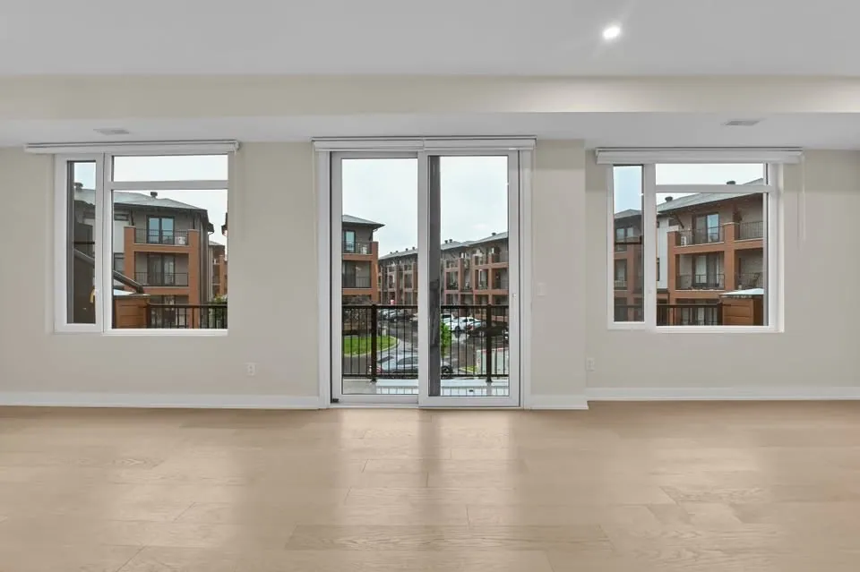 3-Bedroom Townhouse with Double Garage in Stittsville, property photo 5 of 26