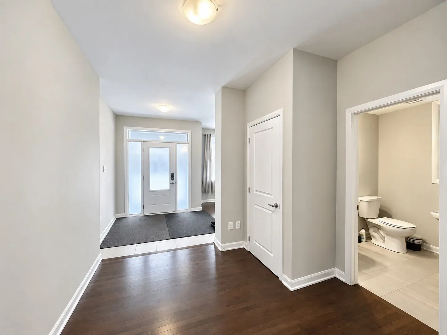 4-Bedroom House in Kanata Lakes, property photo 2 of 28