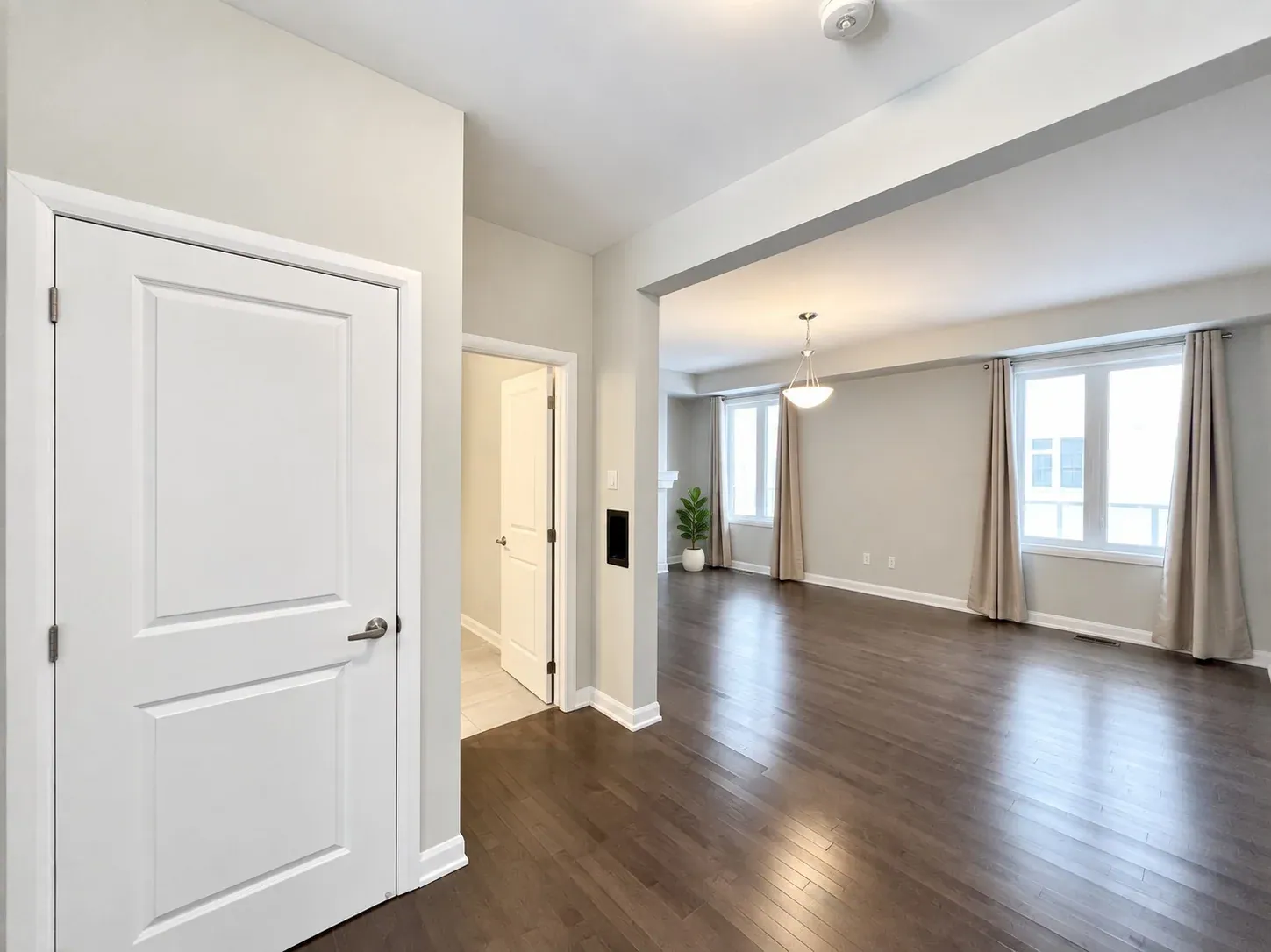 4-Bedroom House in Kanata Lakes, property photo 3 of 28