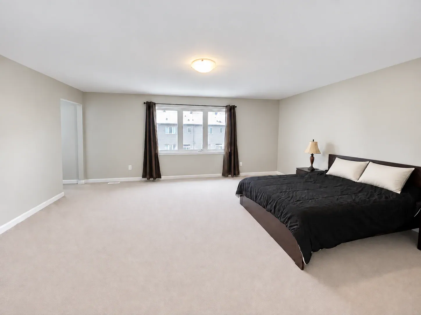 4-Bedroom House in Kanata Lakes, property photo 4 of 28
