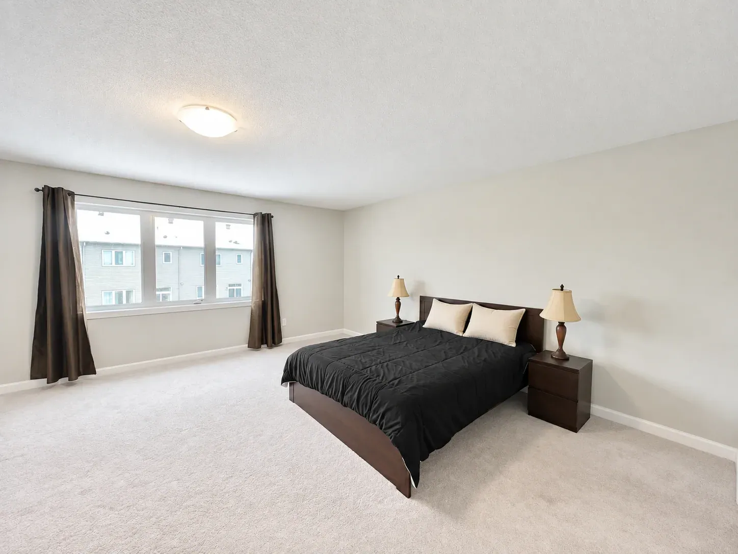 4-Bedroom House in Kanata Lakes, property photo 5 of 28