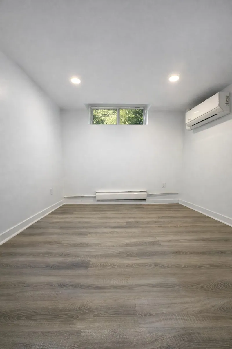 1-Bedroom Basement Apartment Near the Rideau Canal, property photo 2 of 5