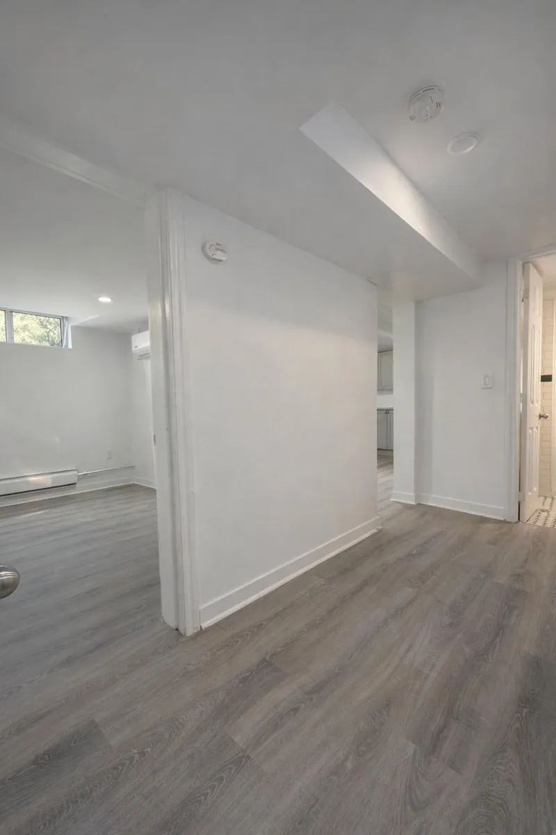 1-Bedroom Basement Apartment Near the Rideau Canal, property photo 3 of 5
