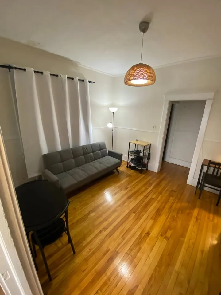 Apartment rental at 416 Somerset St W, Ottawa, ON in Centretown